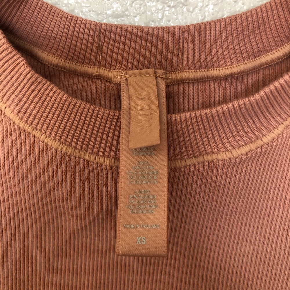 SKIMS XS COTTEN RIB TSHIRT SEDONA